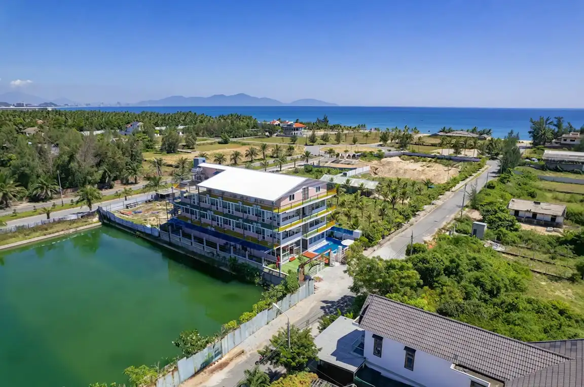 The house by the lake — the sea one minute away